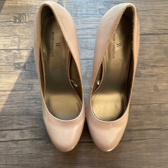 **WORTHINGTON* Lt. Pink Simple Heels Size 8 - Picture 2 of 8